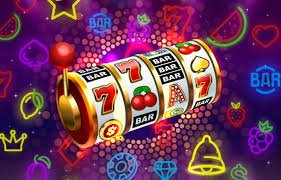 Tampilan grid Starburst dengan simbol bintang dan berlian di platform raja 328